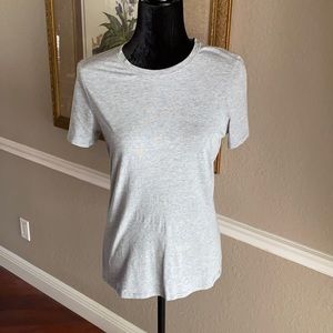 Women’s Lululemon shirt